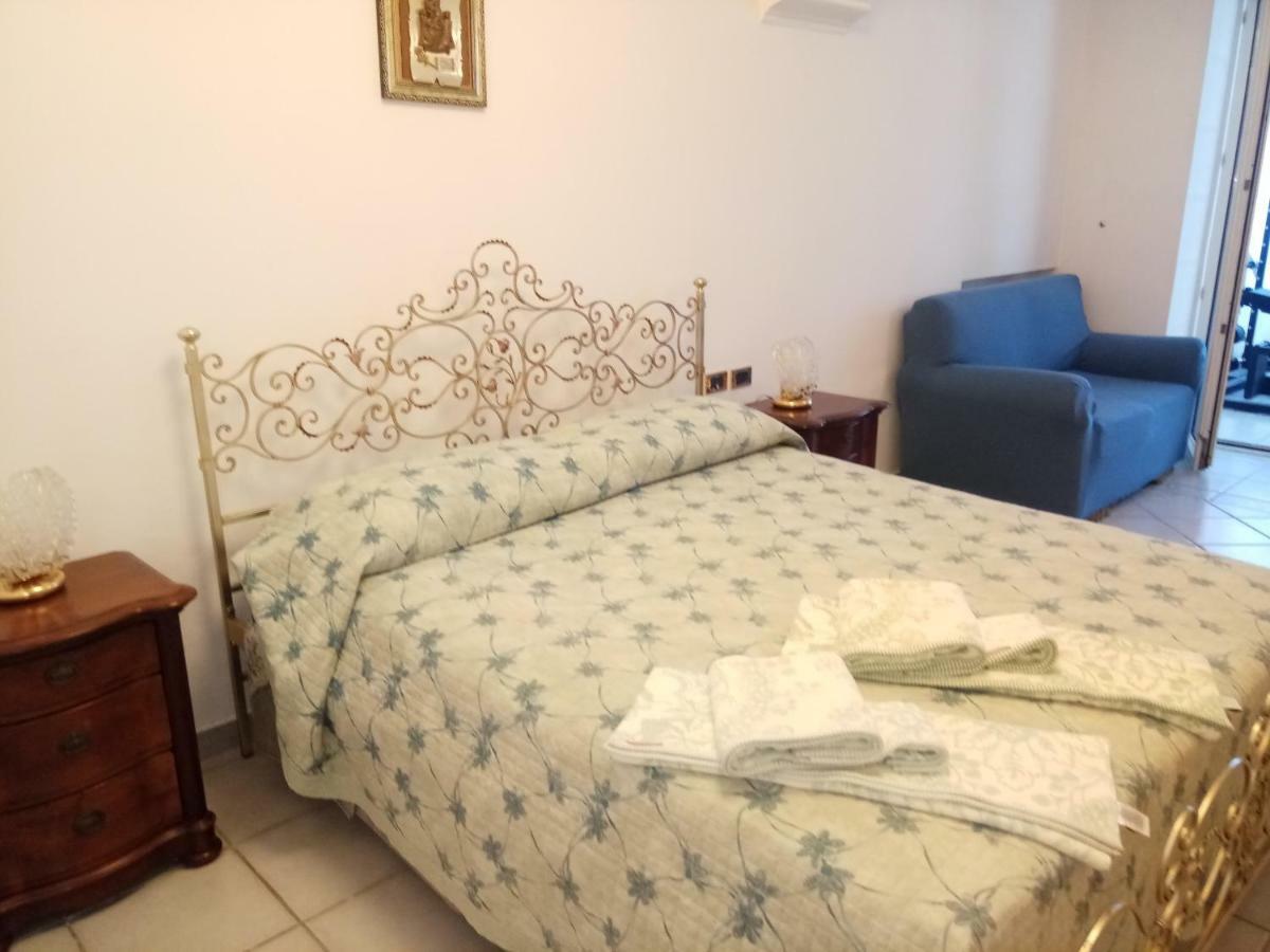 Villa Pithecusa Иския Екстериор снимка