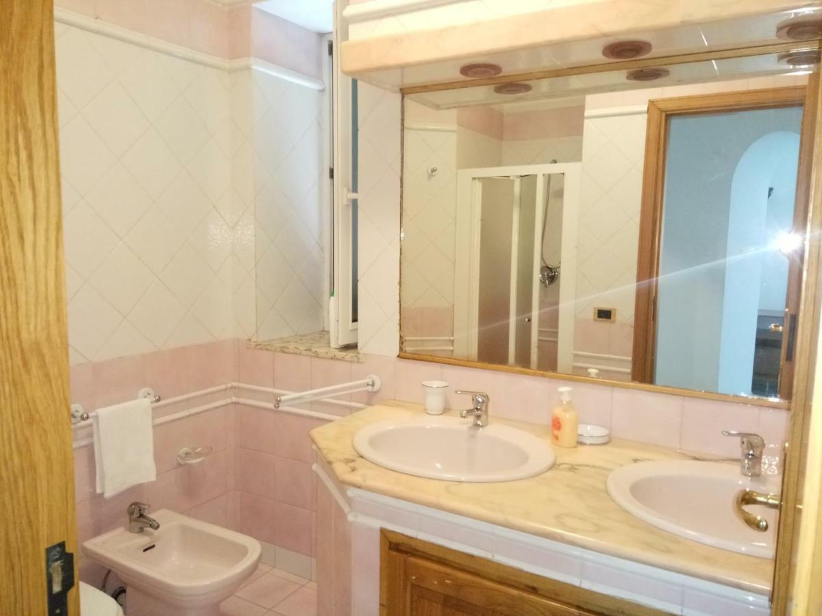 Villa Pithecusa Иския Екстериор снимка